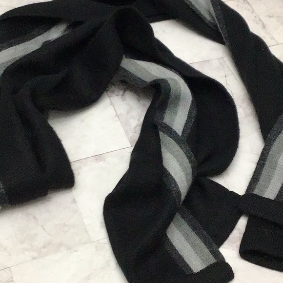 Tommy Hilfiger black and grey stripe scarf - Picture 4 of 4